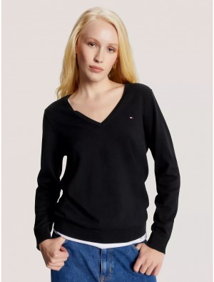 Tommy Hilfiger Solid V-Neck Sweater Sweaters Dark Sable | 6075-RVUYE