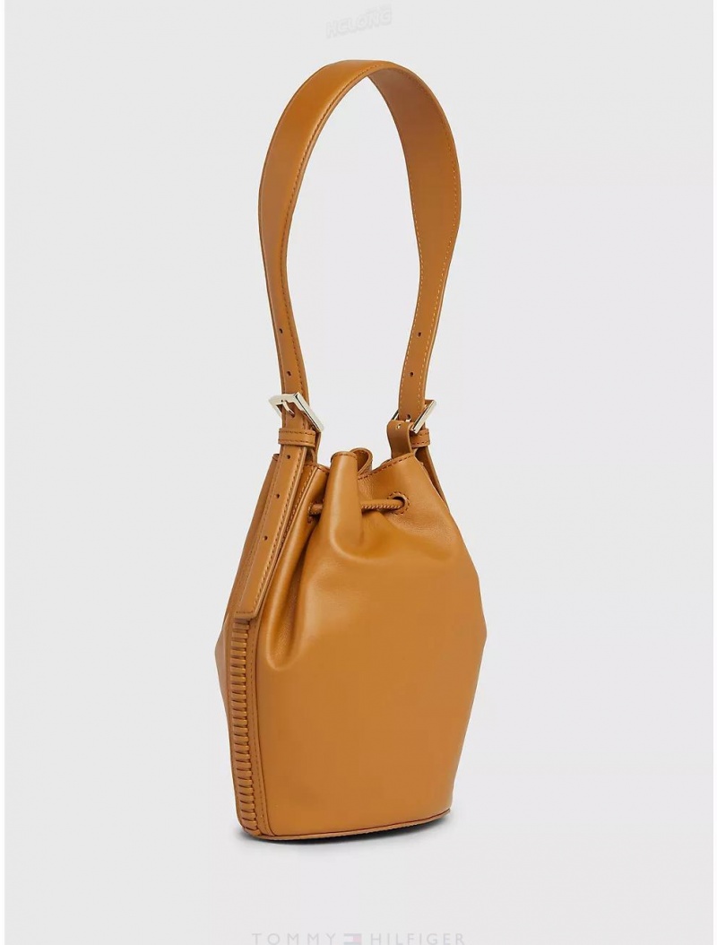 Tommy Hilfiger Crest Leather Bucket Bag Bags Tan | 3150-MIHEU